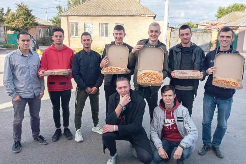 Доставка MixFood не лишилася осторонь людської біди Сервіс MixFood безкоштовно забезпечив піцами небайдужих кропивничан